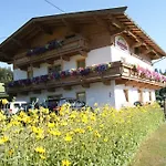 Sonnleit'n Guest house 3*